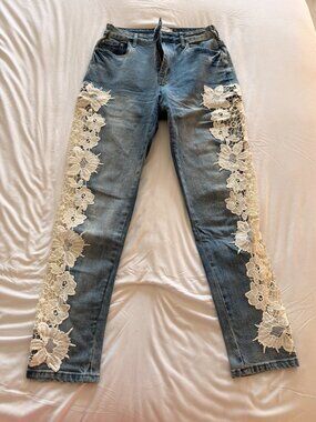 Skinny Jeans with Lace Detailing